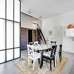 Magnificent Apartment - 2Br 7P - Les Buttes Chaumont